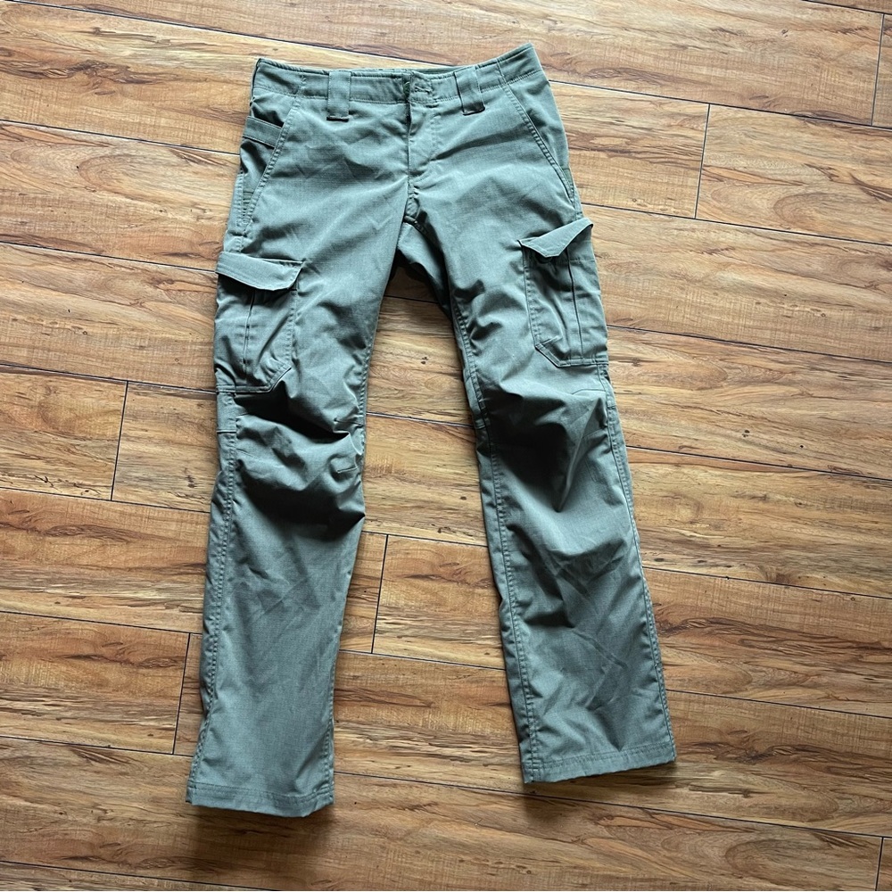 Under Armour Woman’s UA Storm Tactical Patrol EMS Cargo Pants Loose Size 4